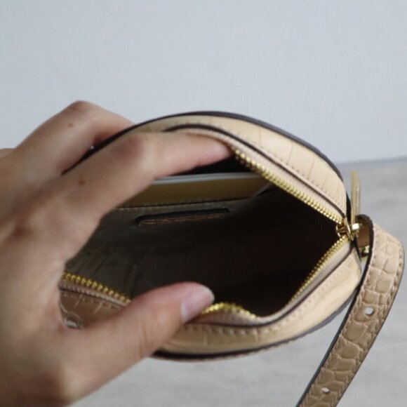 NWT Michael Kors Aidy Cream Canvas Crocodile Embossed Canteen Crossbody Bag - Picture 4 of 7
